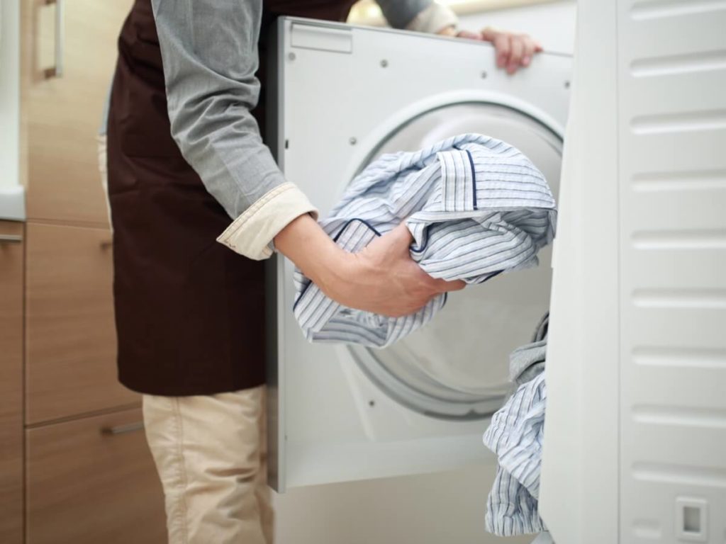 共働き家庭にはドラム式洗濯機がおすすめの理由！時間短縮で毎日の生活を楽にしよう