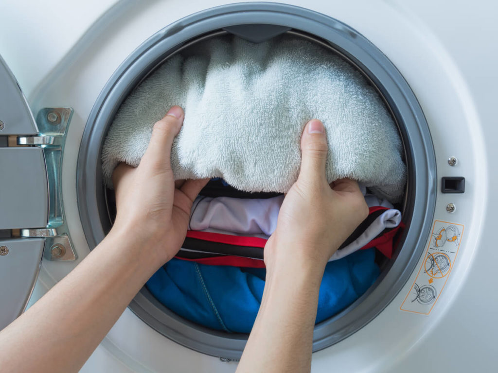 乾燥機能付き洗濯機が乾かないときの原因と解消法！